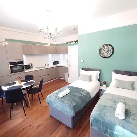 Kings Cross Apartment-3