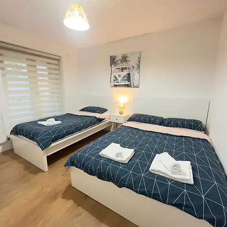 Comfortable Rooms Near City Of London-2