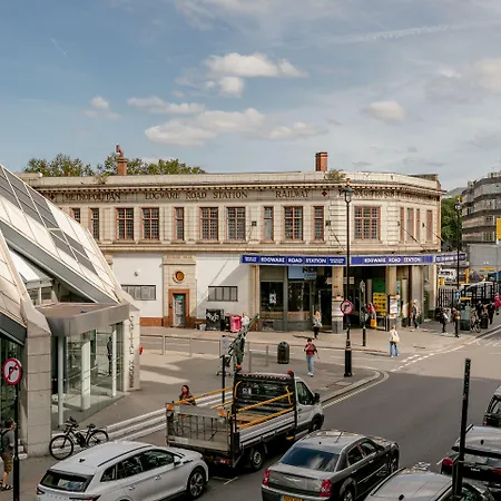 Superb Apartments Opposite Edgware Road Station-3