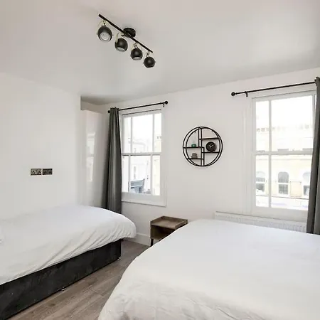 Spacious Serenity In The Heart Of Central London-2