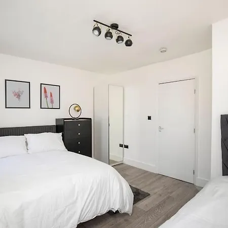 Spacious Serenity In The Heart Of Central London-3