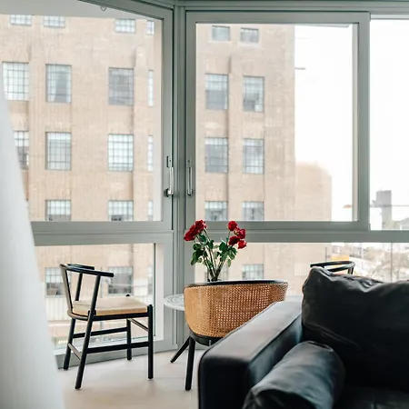 Luxury 3 Bed 3 Bath Apartment In Central London-3