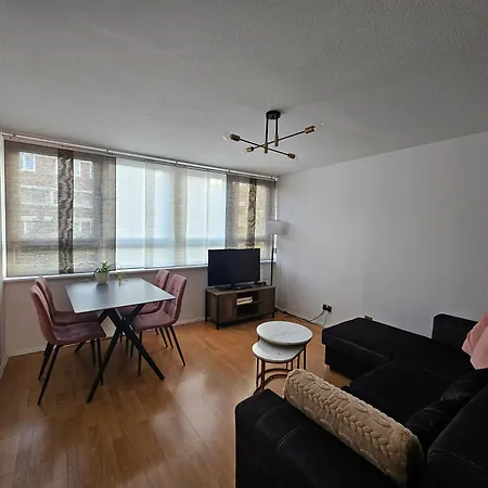 Bright Battersea Apartment, Free Parking Near Chelsea-2