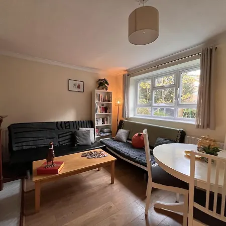 Spacious 4Br Home In Southfields - 5 Beds, Wifi And Parking-2