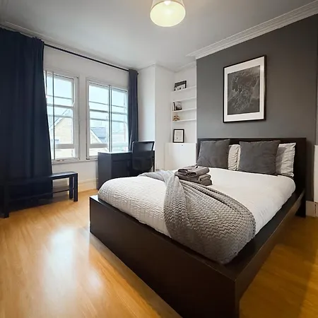 Liberty Stockwell Rooms-3