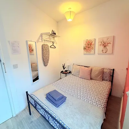 Wandsworth Guest Rooms 64-2