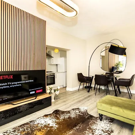 Luxe 4Br Retreat-2