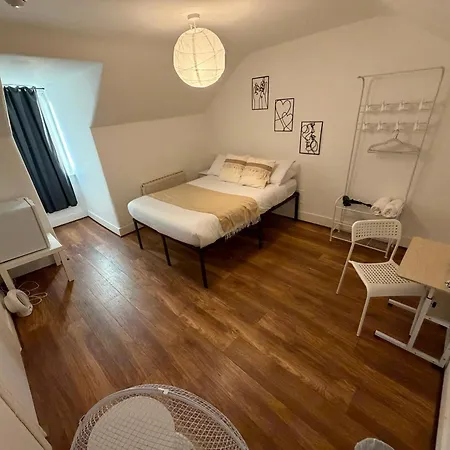 Wood Green Affordable Ensuite Rooms Steps From Mall & Tube 10 Min To Central London-3