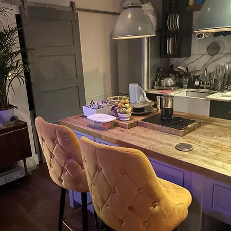 The Snug - A Unique Room Within A Room, Central London-3