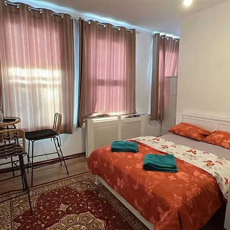 Honor Oak Park Homestay-2