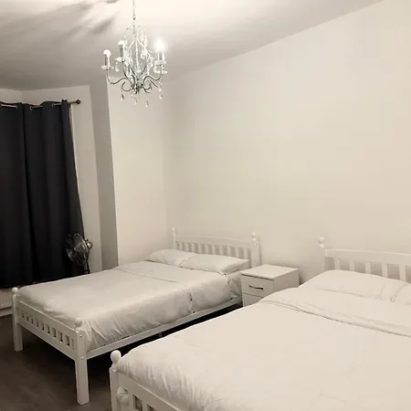 Rayan'S Lodge Stratford London By Oyo-2