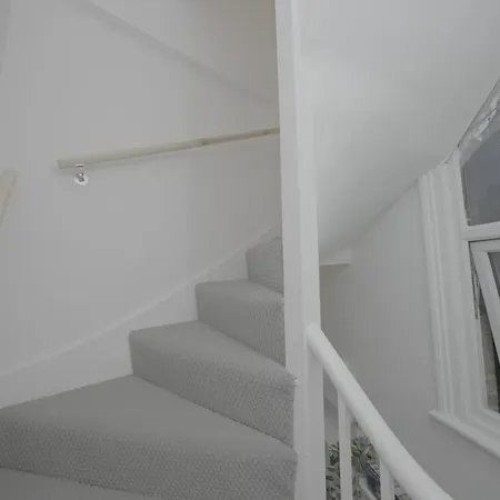 3Br Home Gem - Sleeps 9 - Netflix - Near O2 & Greenwich Park-3