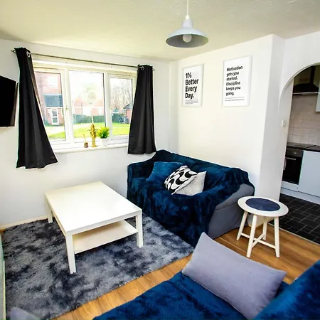 Modern 1-Bed - Free Parking - Wifi - Near Station-2