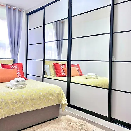 Family Ground Flr Flat Central London Free Parking-2
