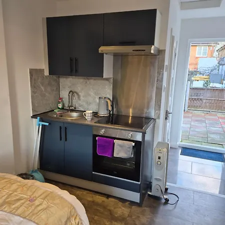 D D Studio Apartment-2