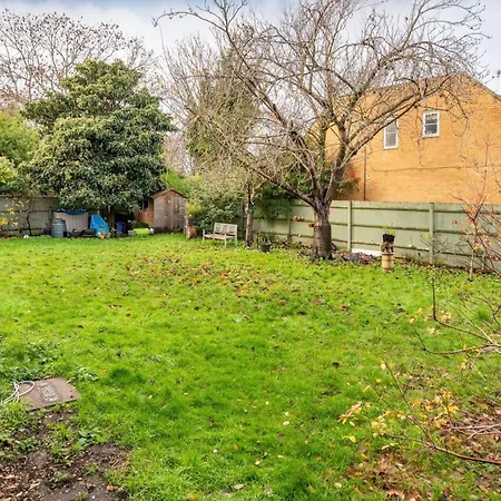 Serene 2 Bedroom Flat Free Off-Street Parking 1 Elwb Van Close To Tube-2