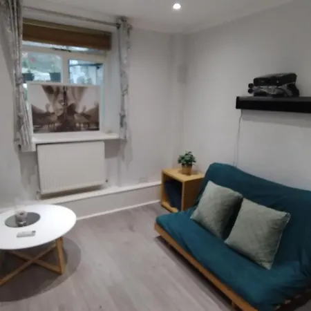 Central 1Bedroom Apartment, Connected Via Underground, Overground And Many Bus Routes-2