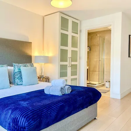 3-Bdr With Balcony And 7 Ac Studio Apartments In Marylebone Near Regents Park & Baker St By Staylio London-3