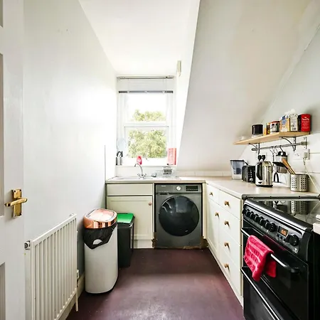 Lovely 3 Bed For Families, Contractors, Relocation-2