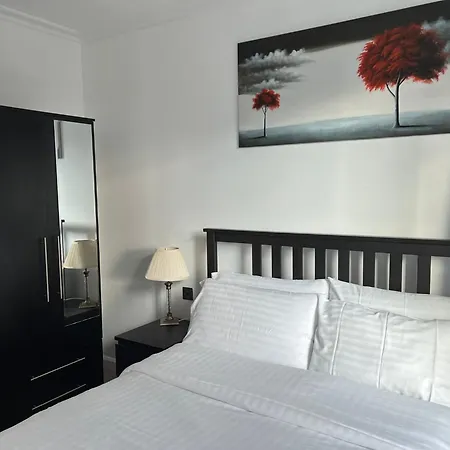 Canary Wharf - Luxury Apartments-3