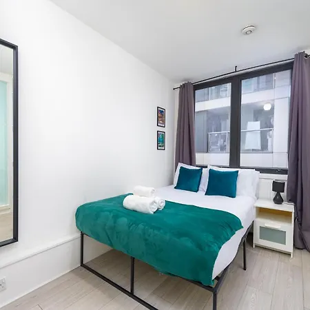 2 Bedroom Serviced Apartment, Barbican & Old Street, Sleeps 4-2