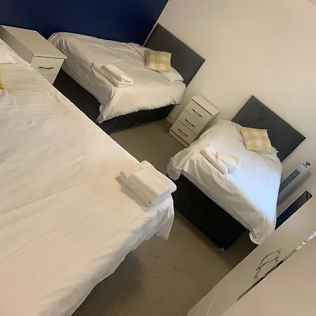2-Bed 2 Bath Flat, Close To Tube, Free Parking-3