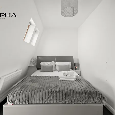 Modern 2-Bedroom Mews Home With Ultra Fast Wifi Near Paddington Station And Hyde Park - Sleeps 5 - Perfect For Vacation Stays-2