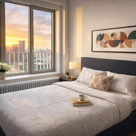 Beautiful View To Canary Wharf , O2 Arena , Near By London Excel 3-Beds-2