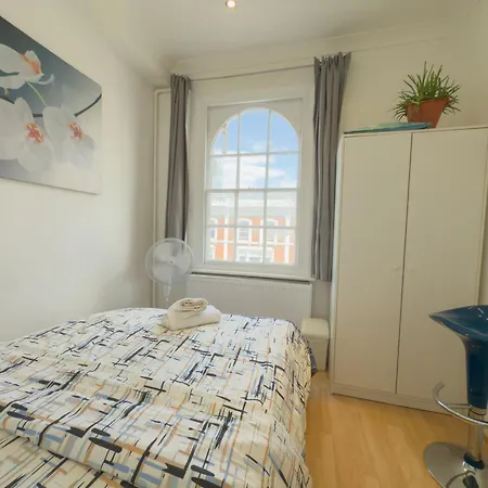 Stylish Apartments - Steps From Hyde Park & Paddington Station-3