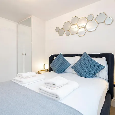 Baker Street Residence-3