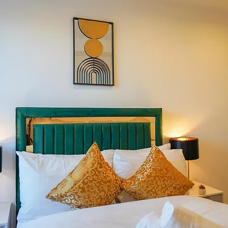 New Luxurious Stunning Block Apartments In Central London-2