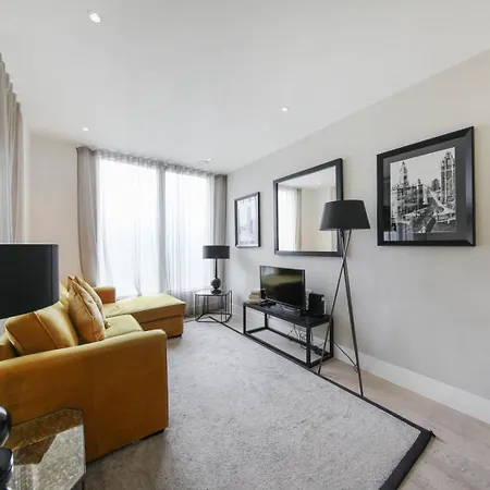 Lux 2 & 3 Bed Apartments In Camden Town Free Wifi By City Stay Aparts London-2