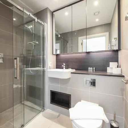 Lux 2 & 3 Bed Apartments In Camden Town Free Wifi By City Stay Aparts London-3