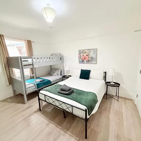 Wandsworth Guest Rooms 64-3