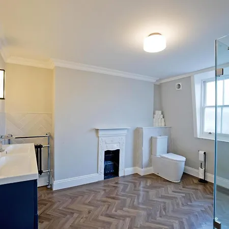 Imperial York Street Apartments-2
