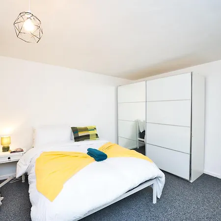 Stylish Stratford London E15 Stay Sleeps 5 Near Tube And City-2