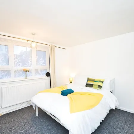 Stylish Stratford London E15 Stay Sleeps 5 Near Tube And City-3