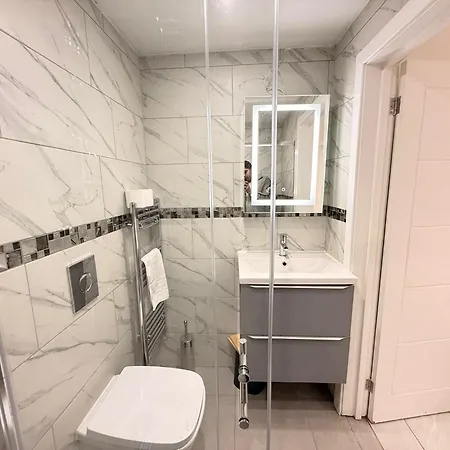 Bell Street 2 Bedroom Flat B-2