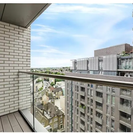 Central-Modern 1-Bed Apt,Sleep 4 -Near Train Station & Easy Access To Central London & City Centre-2