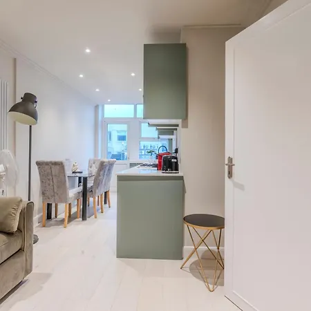 Berwick Soho Suites By Aureva Residences-2