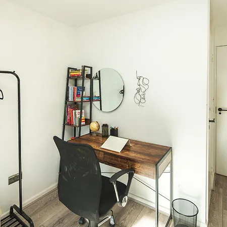 Spacious And Modern Flat In Archway-2
