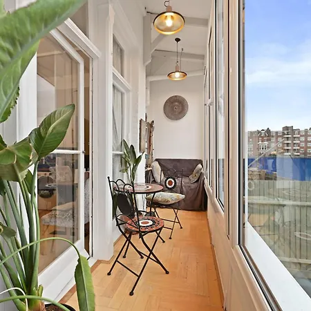 Beautiful One Bedroom Flat With Private Balcony 560Sq Ft-3