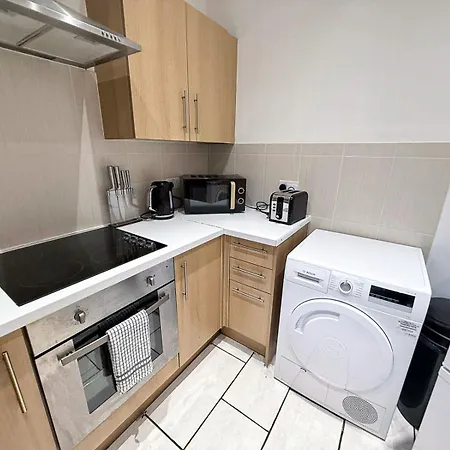 Stylish 2-Bedroom Apartment In Maida Vale Near Little Venice & Paddington By Staylio London-2