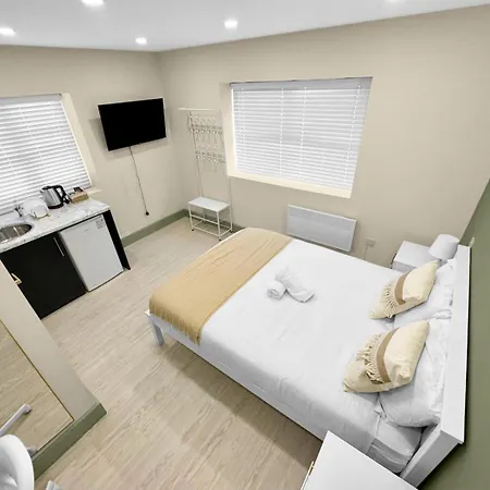 Greenford Studios 17 Min To Wembley Stadium-2