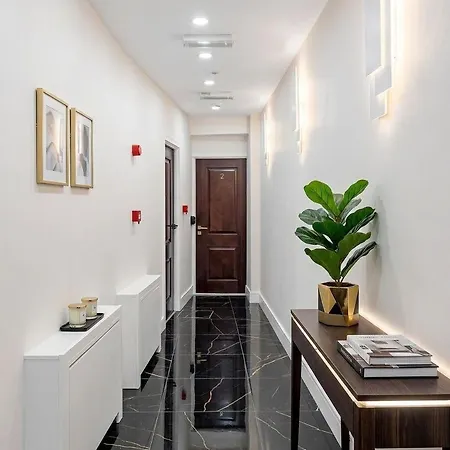 Chic Studio Auto Check-In, 15 Min To Central-3