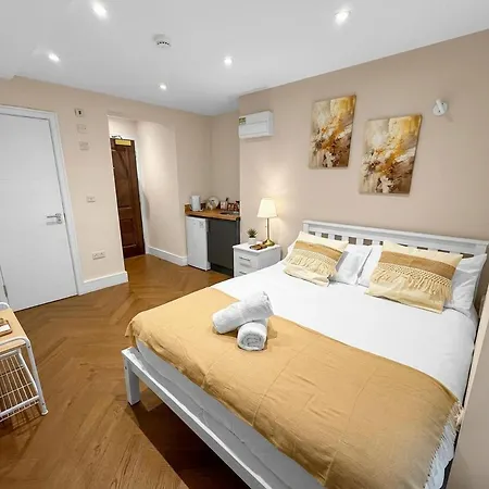 30B The Lux Studios Near Arsenal And Central London-3