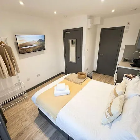 Wood Green Studios To Central London-3
