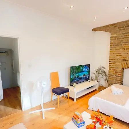 Wembley Stadium Maisonette-2