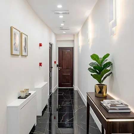 Chic Studio Auto Check-In, 15 Min To Central-2