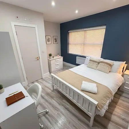 Chic Studio Auto Check-In, 15 Min To Central-2
